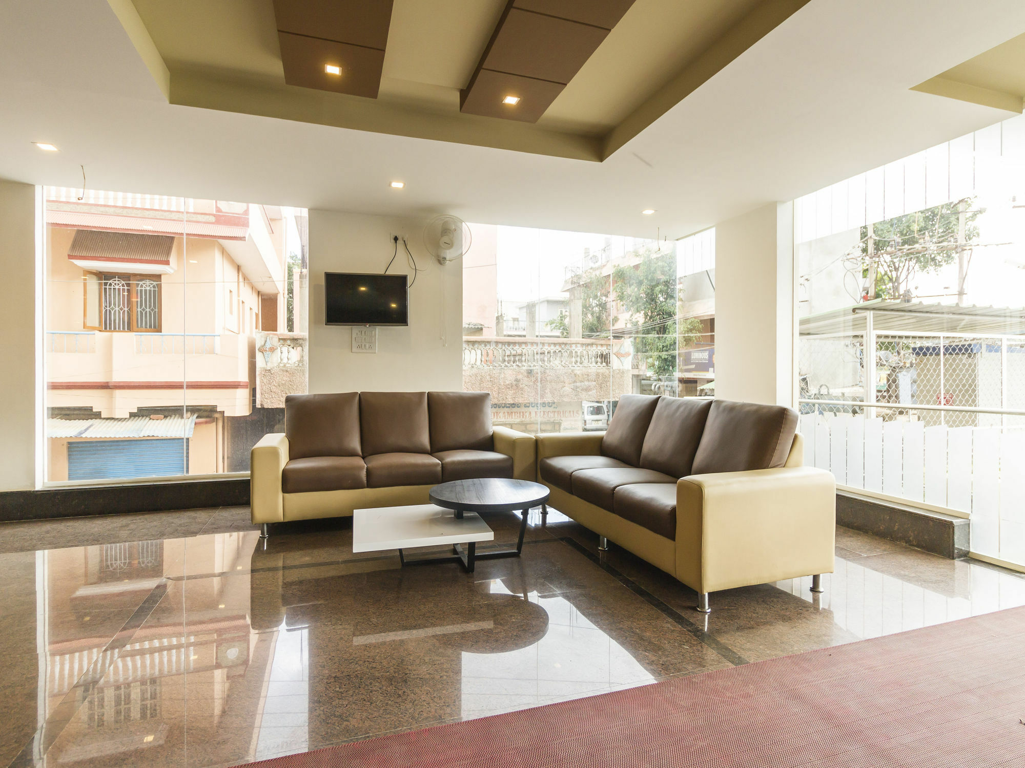 Oyo 2183 Hotel Fortune City Kammasandra Екстериор снимка