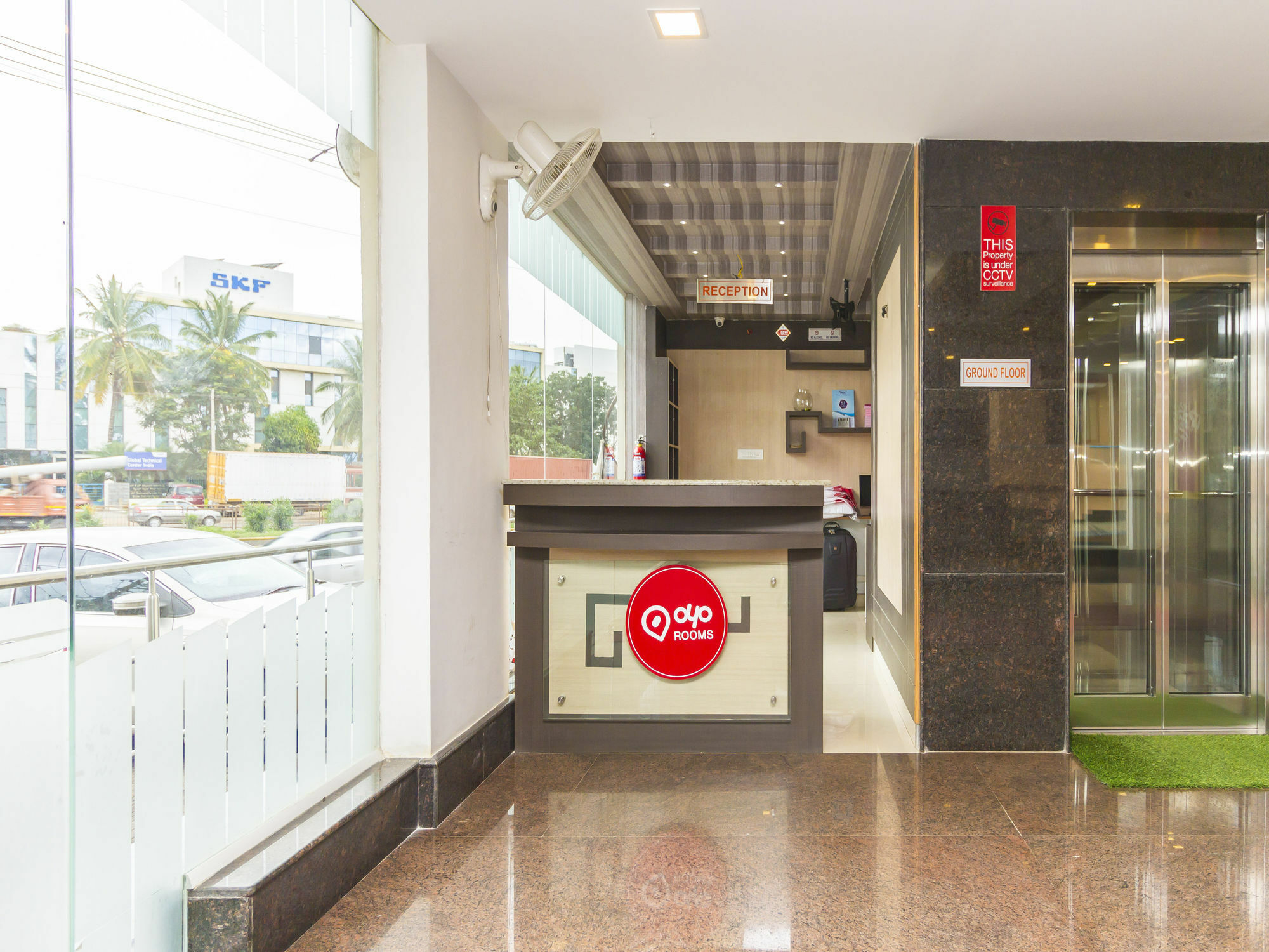 Oyo 2183 Hotel Fortune City Kammasandra Екстериор снимка