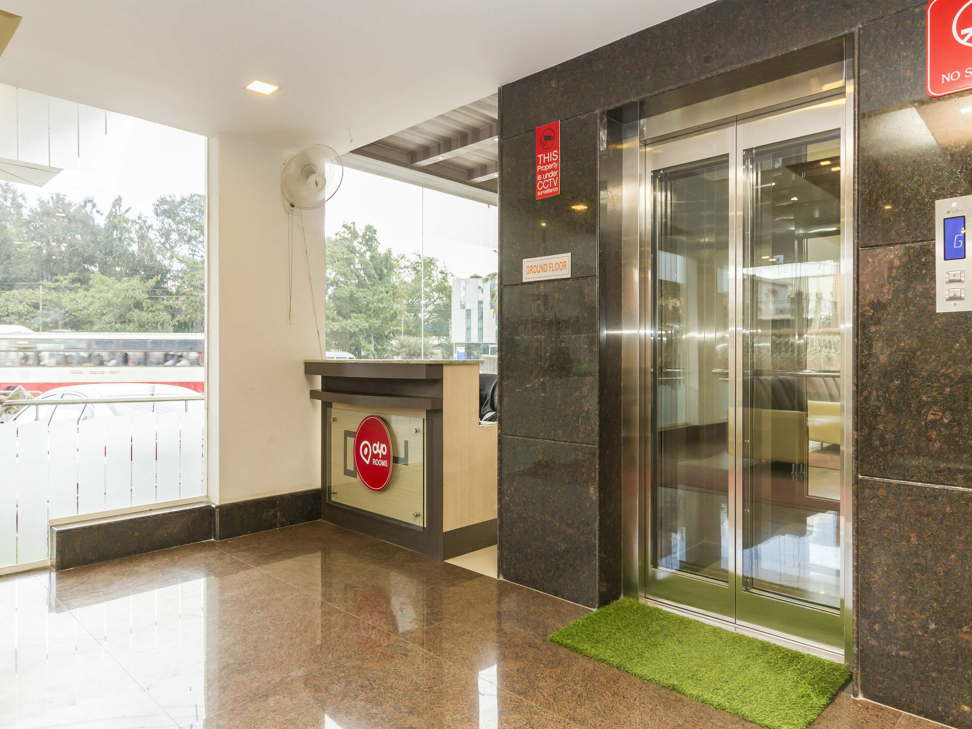 Oyo 2183 Hotel Fortune City Kammasandra Екстериор снимка