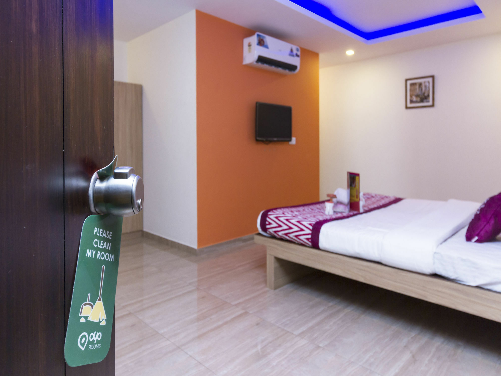 Oyo 2183 Hotel Fortune City Kammasandra Екстериор снимка