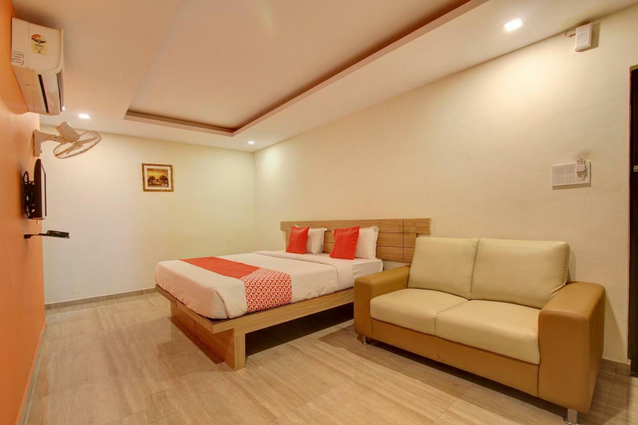 Oyo 2183 Hotel Fortune City Kammasandra Екстериор снимка