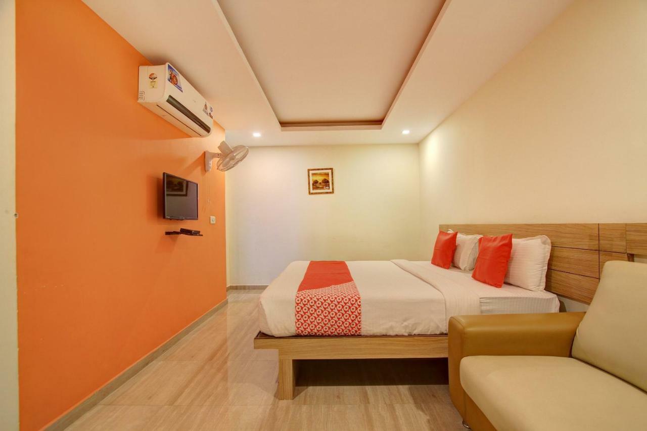 Oyo 2183 Hotel Fortune City Kammasandra Екстериор снимка