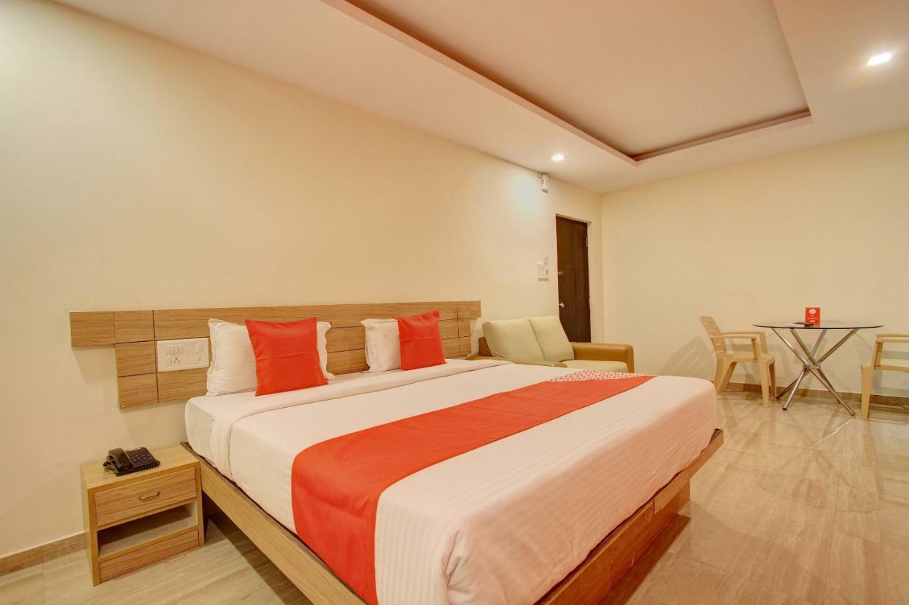 Oyo 2183 Hotel Fortune City Kammasandra Екстериор снимка